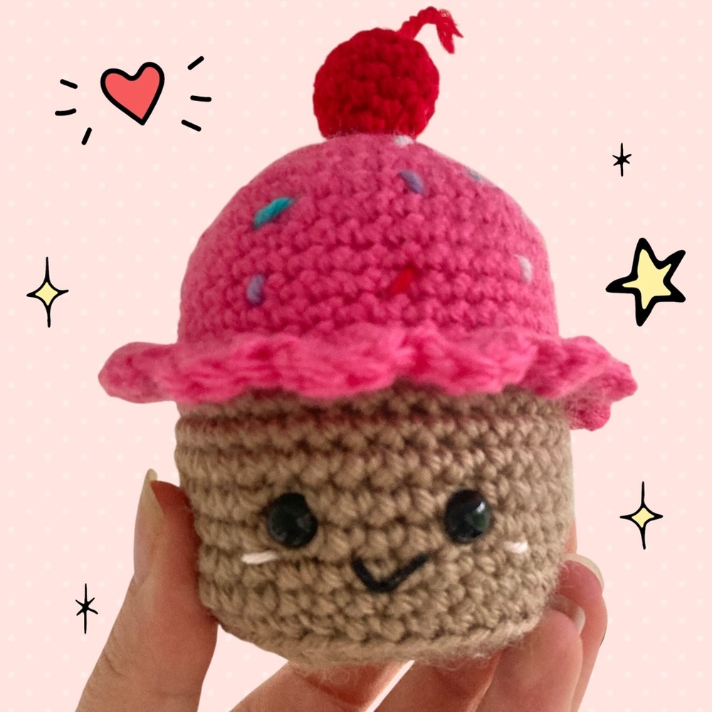 Crochet cupcake play rattle NWT handmade rattle hot pink
